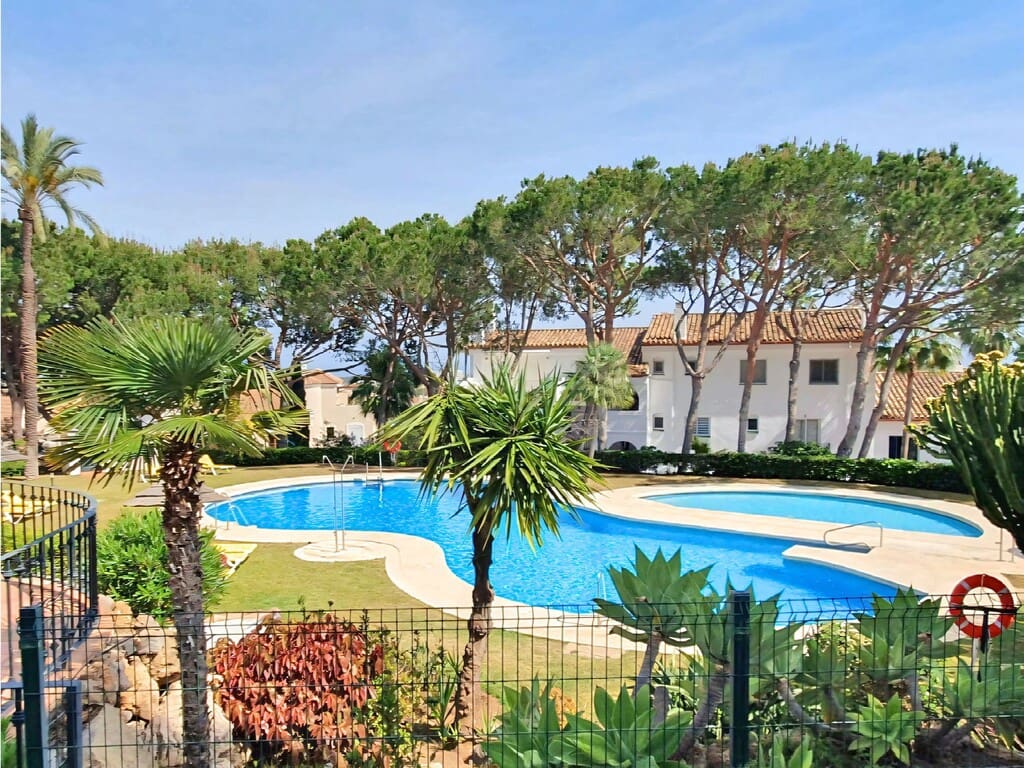 2 soverom Penthouse til salgs i El Paraiso med svømmebasseng garasje - € 495 000 (Ref: 10097649)