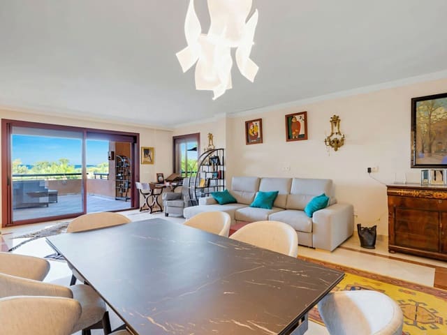 3 soveværelse Lejlighed til salg i Los Monteros, Marbella med swimmingpool garage - € 1.200.000 (Ref: 10099731)