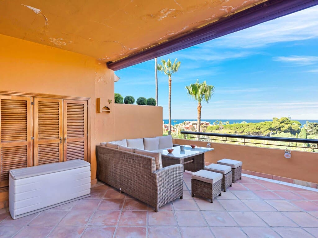 3 soveværelse Lejlighed til salg i Los Monteros med swimmingpool garage - € 1.200.000 (Ref: 10099731)