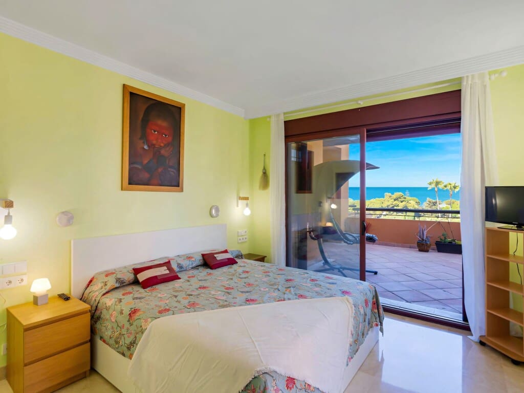 3 soveværelse Lejlighed til salg i Los Monteros med swimmingpool garage - € 1.200.000 (Ref: 10099731)