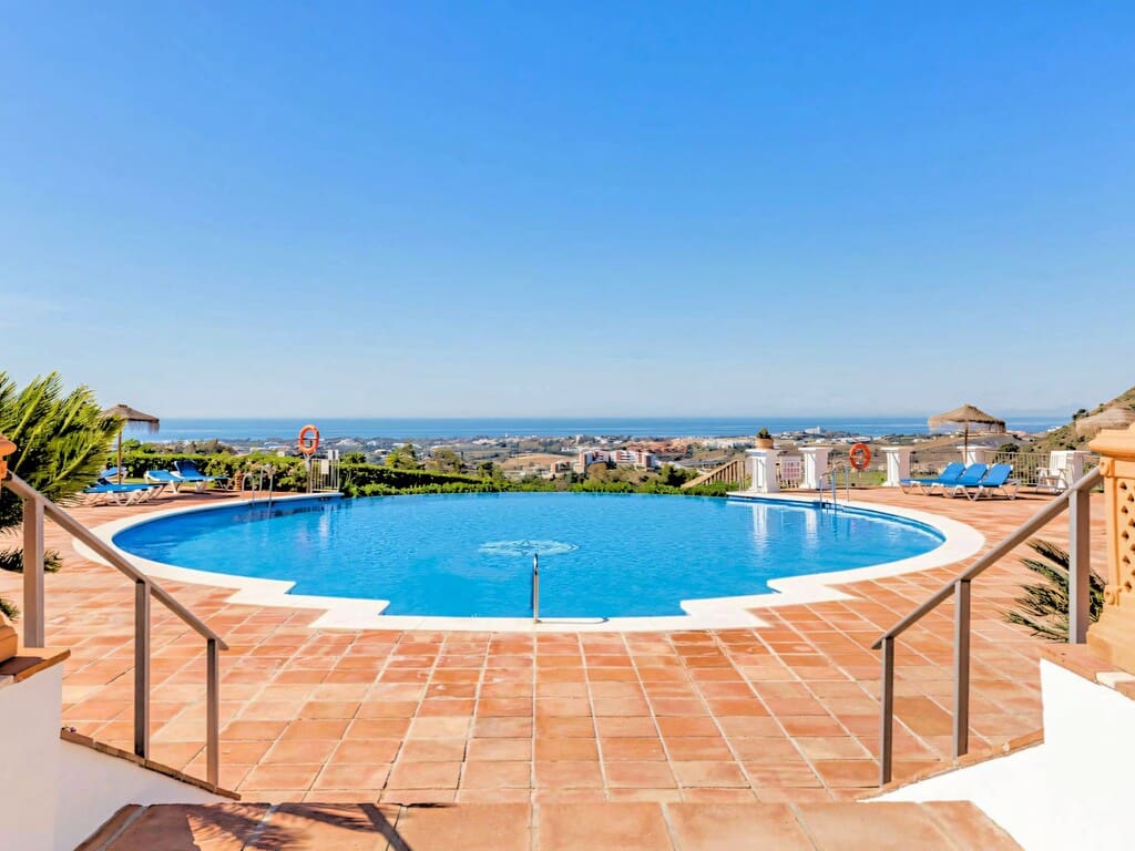 Apartamento de 3 habitaciones en Los Arqueros en venta con piscina garaje - 585.000 € (Ref: 10099732)