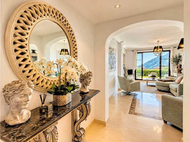 Apartamento de 3 habitaciones en Los Arqueros, Benahavís en venta con piscina garaje - 585.000 € (Ref: 10099732)