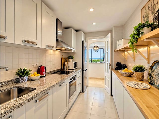 Apartamento de 3 habitaciones en Los Arqueros, Benahavís en venta con piscina garaje - 585.000 € (Ref: 10099732)
