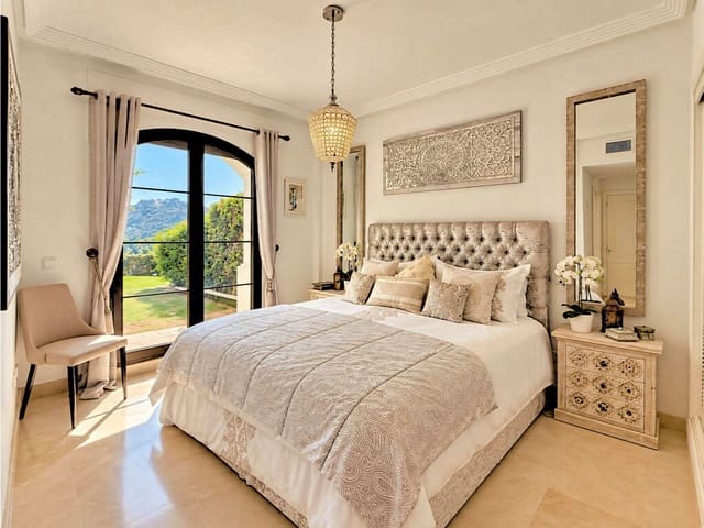 Apartamento de 3 habitaciones en Los Arqueros, Benahavís en venta con piscina garaje - 585.000 € (Ref: 10099732)