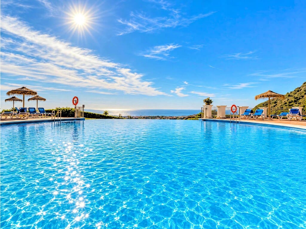 Apartamento de 3 habitaciones en Los Arqueros en venta con piscina garaje - 585.000 € (Ref: 10099732)