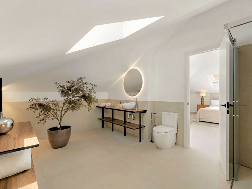 3 sypialnia Penthouse na sprzedaż w Nueva Andalucia z basenem garażem - 1 375 000 € (Ref: 10099733)