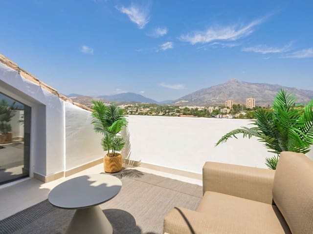 3 sypialnia Penthouse na sprzedaż w Nueva Andalucia, Marbella z basenem garażem - 1 375 000 € (Ref: 10099733)