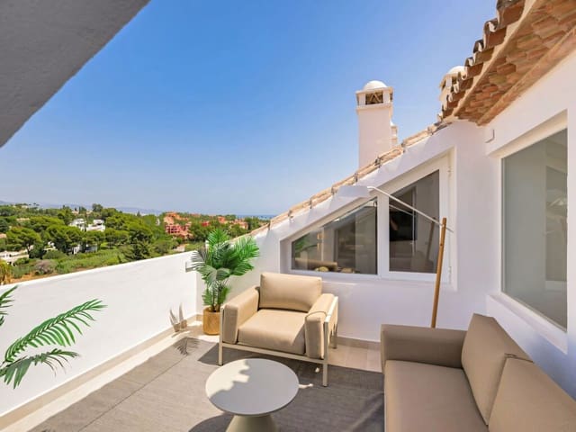 3 sypialnia Penthouse na sprzedaż w Nueva Andalucia, Marbella z basenem garażem - 1 375 000 € (Ref: 10099733)