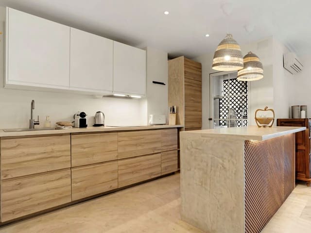 Apartamento de 2 habitaciones en Nueva Andalucia, Marbella en venta con piscina garaje - 545.000 € (Ref: 10099734)