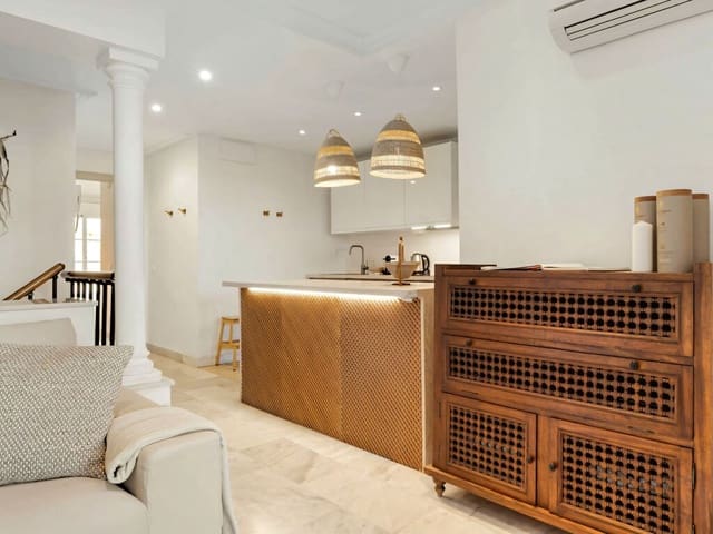Apartamento de 2 habitaciones en Nueva Andalucia, Marbella en venta con piscina garaje - 545.000 € (Ref: 10099734)