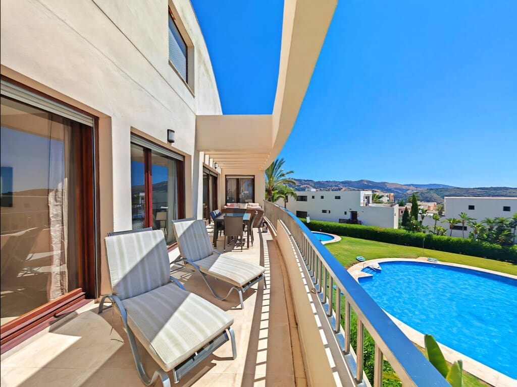 3 bedroom Apartment for sale in Los Monteros with pool garage - € 515,000 (Ref: 10101865)