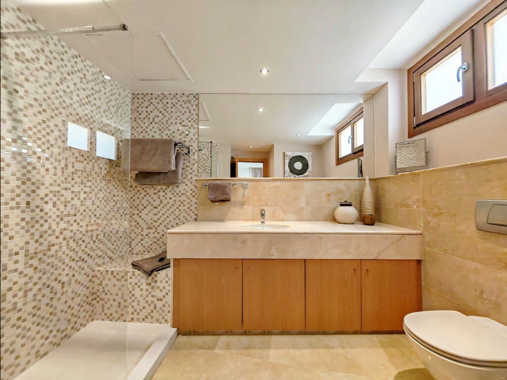 3 bedroom Apartment for sale in Los Monteros with pool garage - € 515,000 (Ref: 10101865)