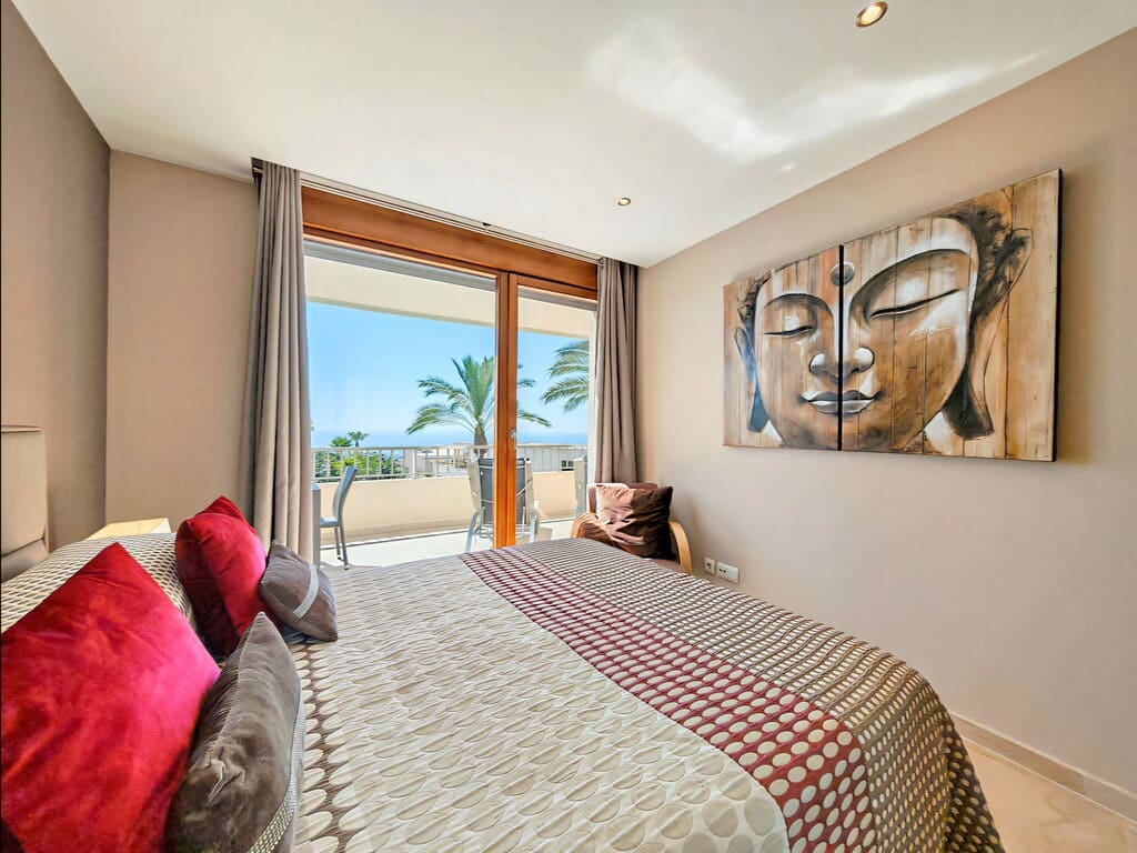 3 bedroom Apartment for sale in Los Monteros with pool garage - € 515,000 (Ref: 10101865)