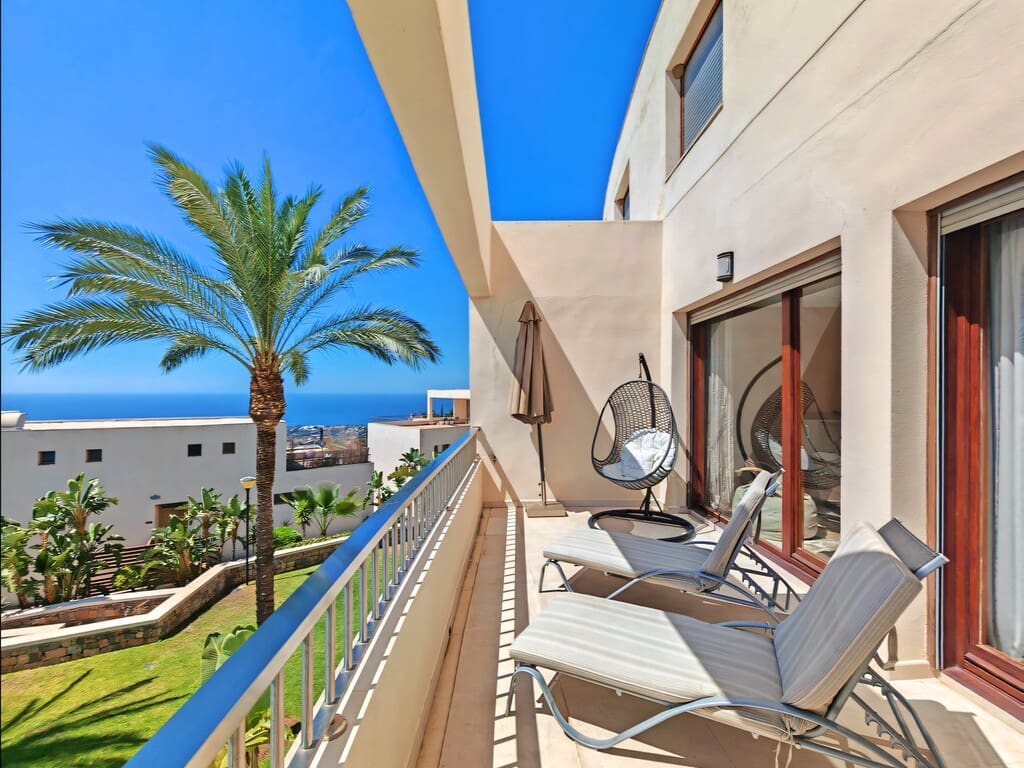 3 bedroom Apartment for sale in Los Monteros with pool garage - € 515,000 (Ref: 10101865)