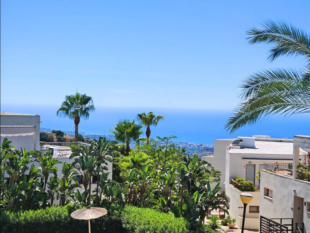 3 bedroom Apartment for sale in Los Monteros with pool garage - € 515,000 (Ref: 10101865)