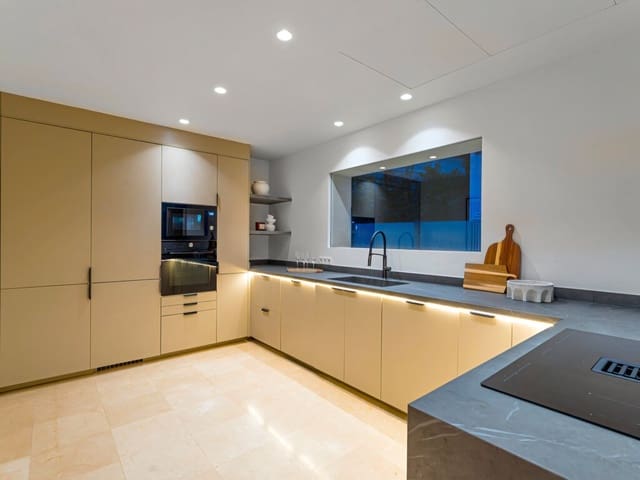 5 quarto Moradia para venda em Benahavís com piscina garagem - 2 595 000 € (Ref: 10109001)