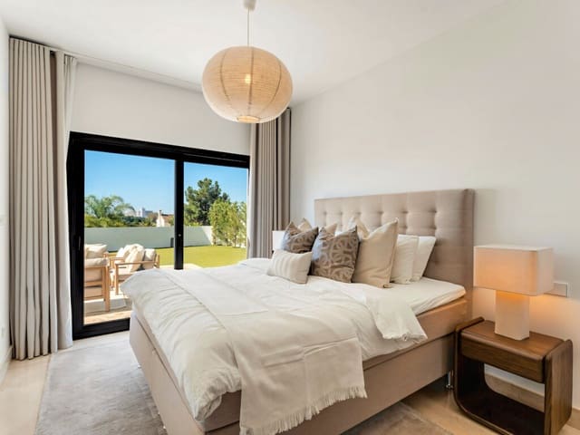 5 quarto Moradia para venda em Benahavís com piscina garagem - 2 595 000 € (Ref: 10109001)