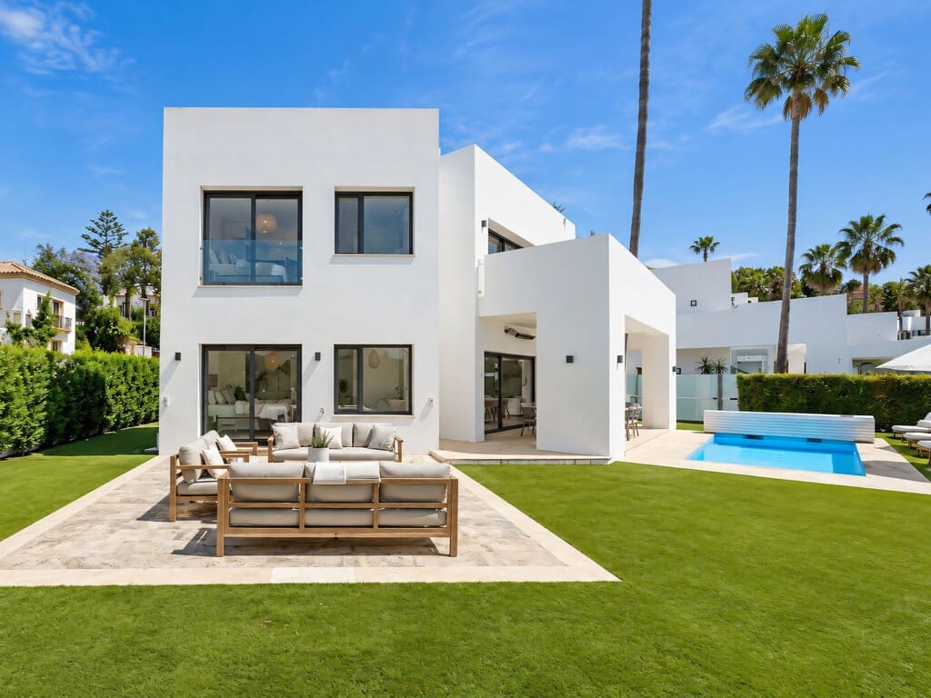 5 quarto Moradia para venda em Benahavis com piscina garagem - 2 595 000 € (Ref: 10109001)