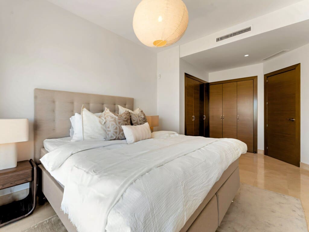 5 quarto Moradia para venda em Benahavis com piscina garagem - 2 595 000 € (Ref: 10109001)