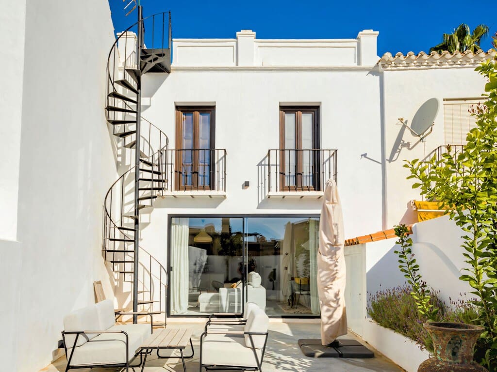 2 sovrum Hus till salu i Nueva Andalucia med pool garage - 525 000 € (Ref: 10110901)