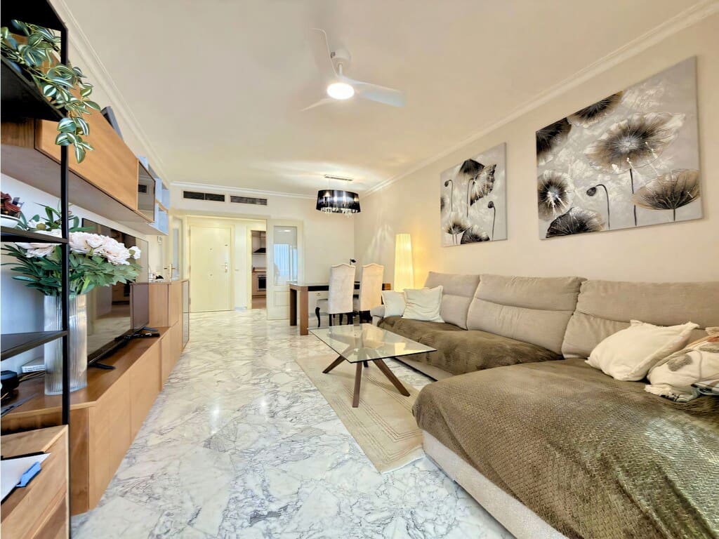 2 soverom Leilighet til salgs i Mijas Costa med svømmebasseng garasje - € 410 000 (Ref: 10111508)