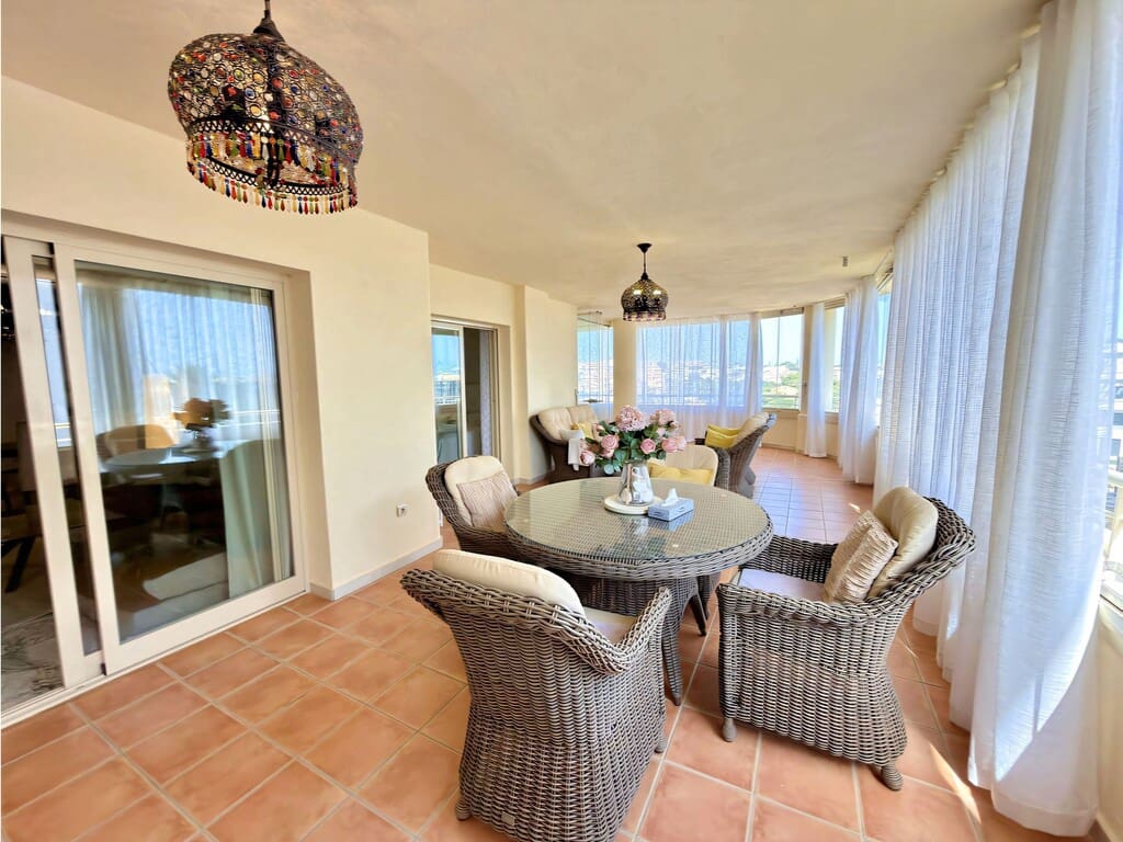 2 soverom Leilighet til salgs i Mijas Costa med svømmebasseng garasje - € 410 000 (Ref: 10111508)