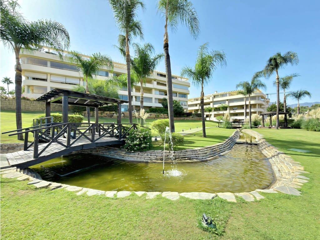 2 soverom Leilighet til salgs i Mijas Costa med svømmebasseng garasje - € 410 000 (Ref: 10111508)