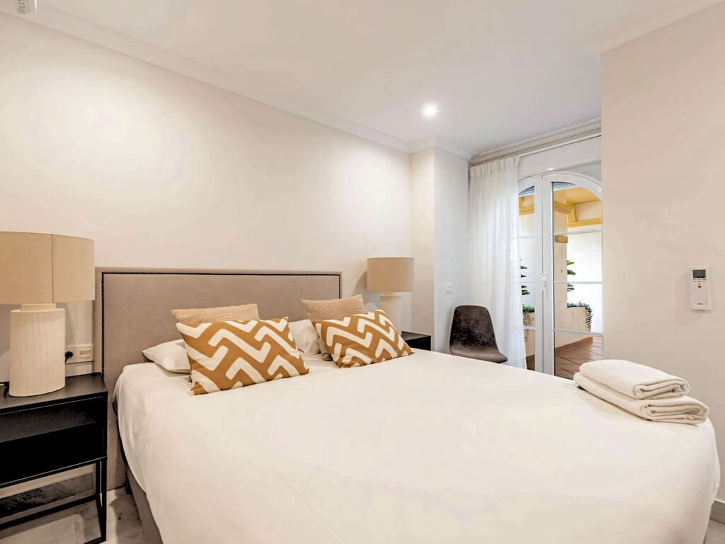 Apartamento de 3 habitaciones en Nueva Andalucia en venta con piscina garaje - 649.000 € (Ref: 10115438)
