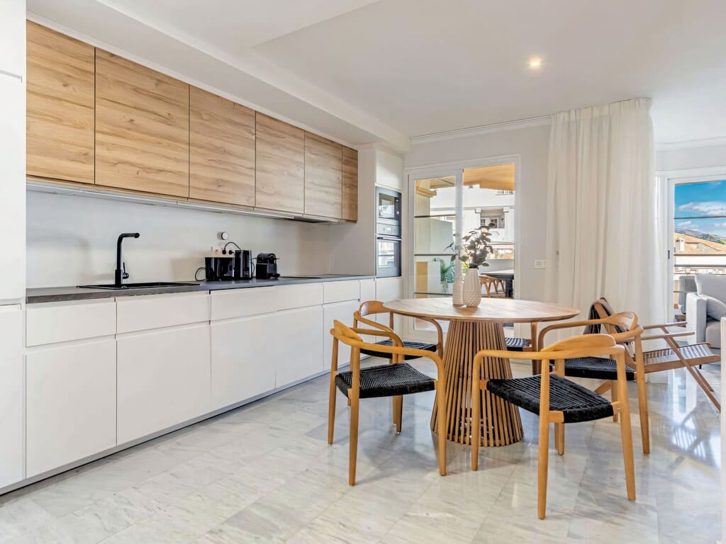 Apartamento de 3 habitaciones en Nueva Andalucia en venta con piscina garaje - 649.000 € (Ref: 10115438)