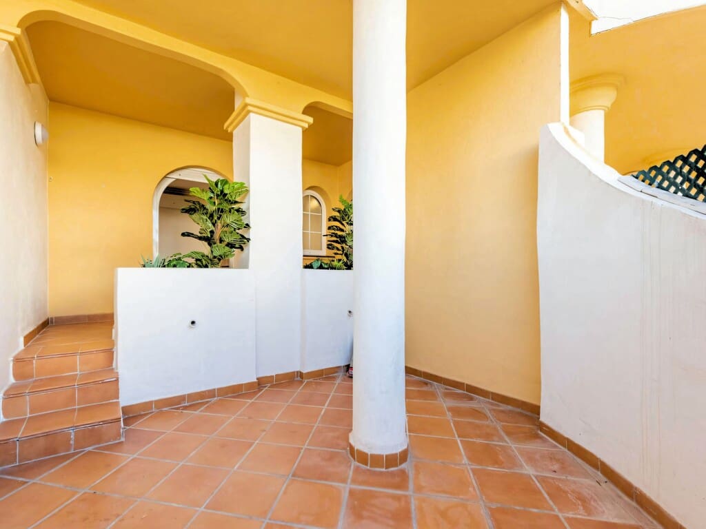 Apartamento de 3 habitaciones en Nueva Andalucia en venta con piscina garaje - 649.000 € (Ref: 10115438)