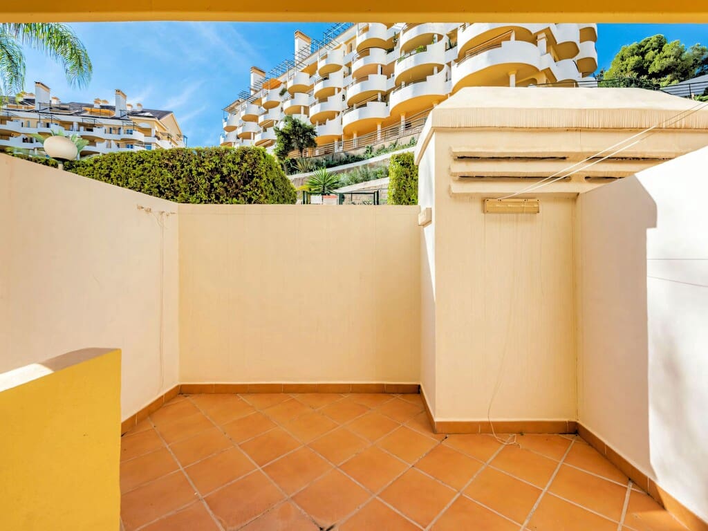 Apartamento de 3 habitaciones en Nueva Andalucia en venta con piscina garaje - 649.000 € (Ref: 10115438)