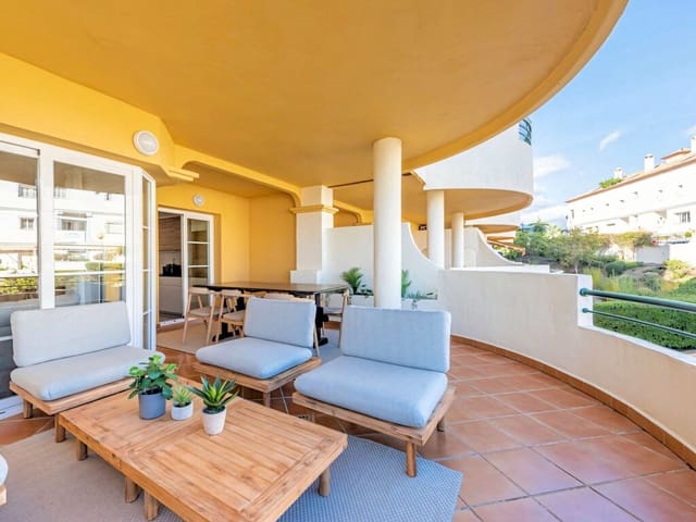 Apartamento de 3 habitaciones en Nueva Andalucia, Marbella en venta con piscina garaje - 649.000 € (Ref: 10115438)