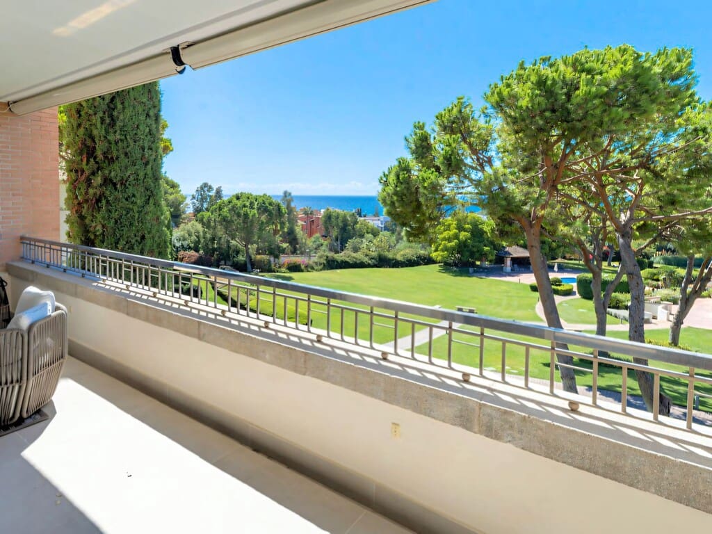 3 soveværelse Lejlighed til salg i Golden Mile med swimmingpool garage - € 3.200.000 (Ref: 10115439)