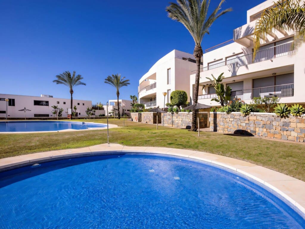 3 chambre Appartement à vendre à Los Monteros avec piscine garage - 495 000 € (Ref: 10115440)