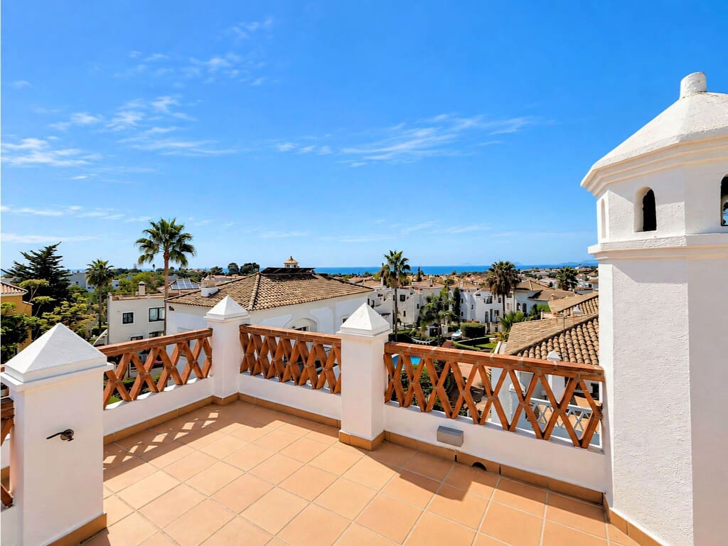 Chalet de 3 habitaciones en New Golden Mile en venta con piscina garaje - 1.200.000 € (Ref: 10115441)