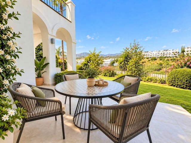 Chalet de 3 habitaciones en New Golden Mile, Estepona en venta con piscina garaje - 1.200.000 € (Ref: 10115441)