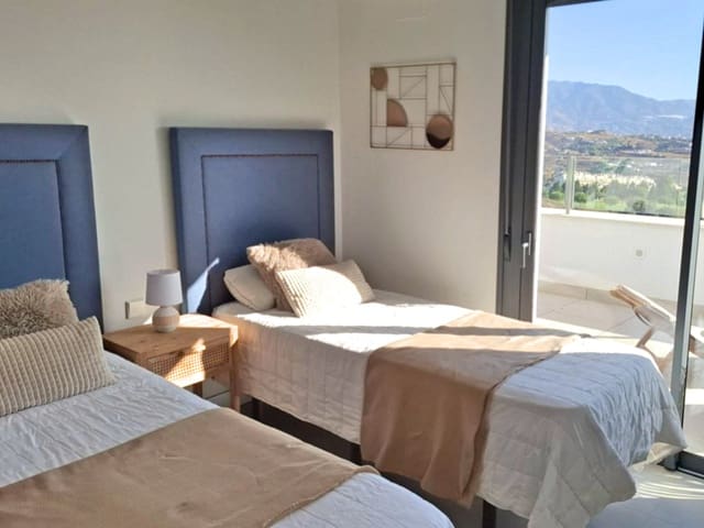 2 sovrum Takvåning till salu i La Cala de Mijas, Mijas med pool garage - 695 000 € (Ref: 10115442)