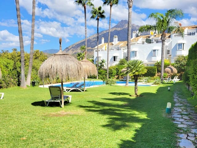 Casa de 3 habitaciones en Golden Mile, Marbella en venta con piscina garaje - 1.450.000 € (Ref: 10118836)