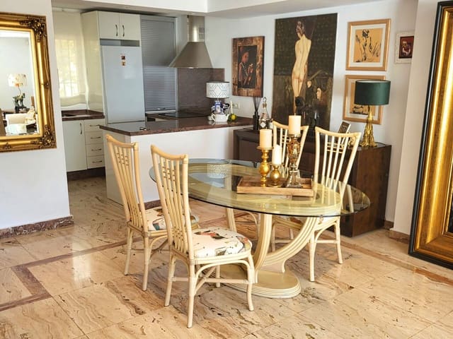Casa de 3 habitaciones en Golden Mile, Marbella en venta con piscina garaje - 1.450.000 € (Ref: 10118836)