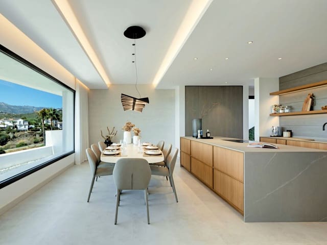 Chalet de 4 habitaciones en El Rosario, Marbella en venta con piscina garaje - 5.995.000 € (Ref: 10128125)