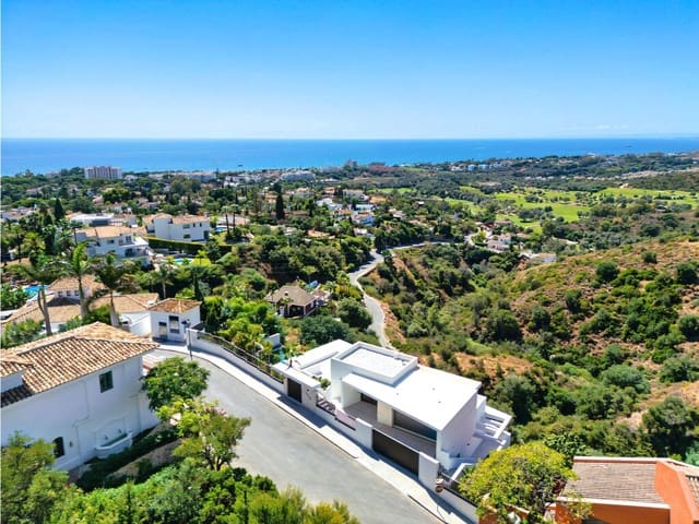 Chalet de 4 habitaciones en El Rosario, Marbella en venta con piscina garaje - 5.995.000 € (Ref: 10128125)