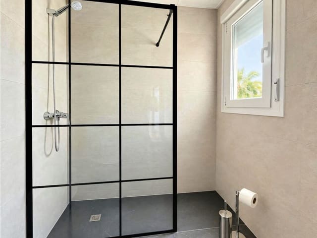 2 sypialnia Penthouse na sprzedaż w Nueva Andalucia, Marbella z basenem garażem - 554 000 € (Ref: 10131289)
