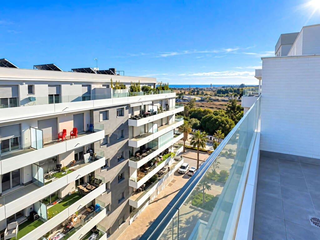2 sypialnia Penthouse na sprzedaż w Nueva Andalucia z basenem garażem - 554 000 € (Ref: 10131289)