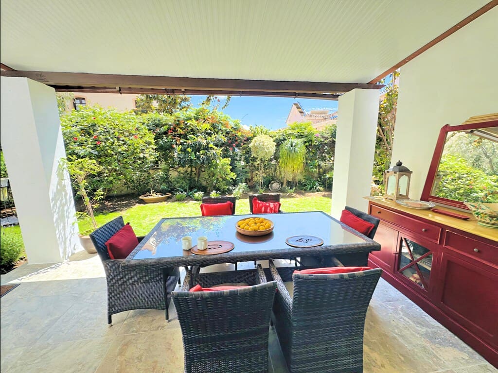 4 quarto Moradia para venda em Elviria com piscina garagem - 1 199 000 € (Ref: 10131290)