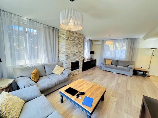 4 bedroom Villa for sale in Elviria, Marbella with pool garage - € 1,199,000 (Ref: 10131290)