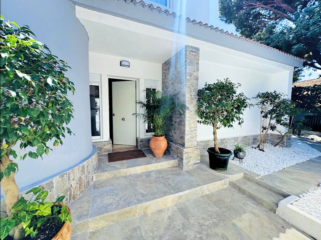 4 quarto Moradia para venda em Elviria com piscina garagem - 1 199 000 € (Ref: 10131290)