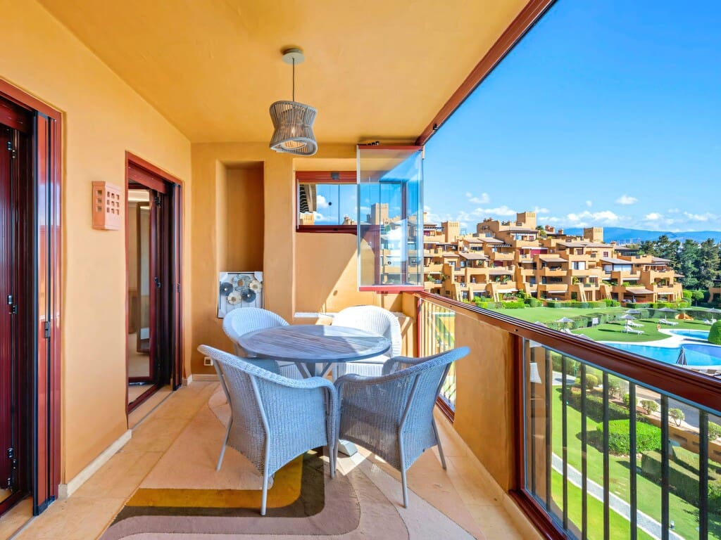 3 quarto Apartamento para venda em Estepona com piscina garagem - 2 275 000 € (Ref: 10131291)