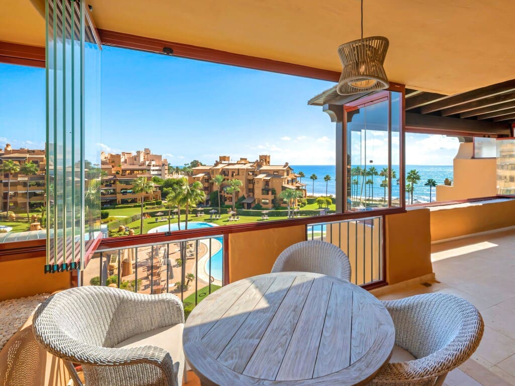 3 quarto Apartamento para venda em Estepona com piscina garagem - 2 275 000 € (Ref: 10131291)