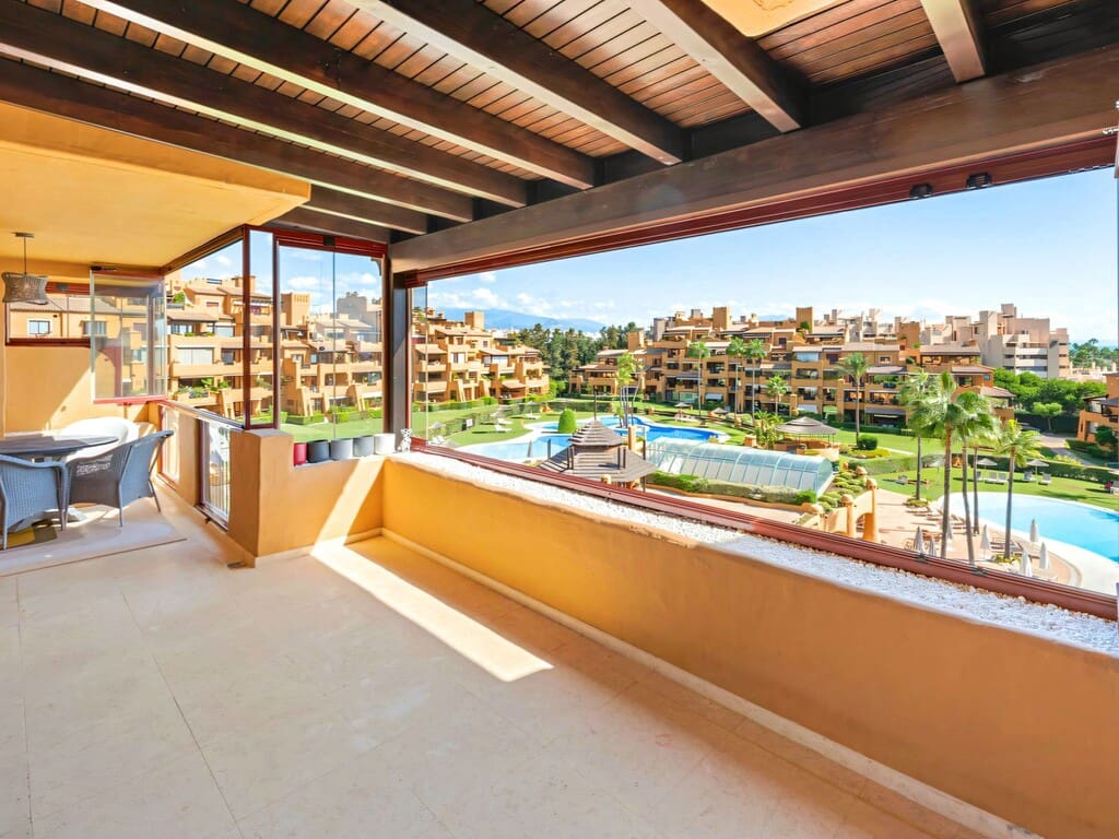 3 quarto Apartamento para venda em Estepona com piscina garagem - 2 275 000 € (Ref: 10131291)