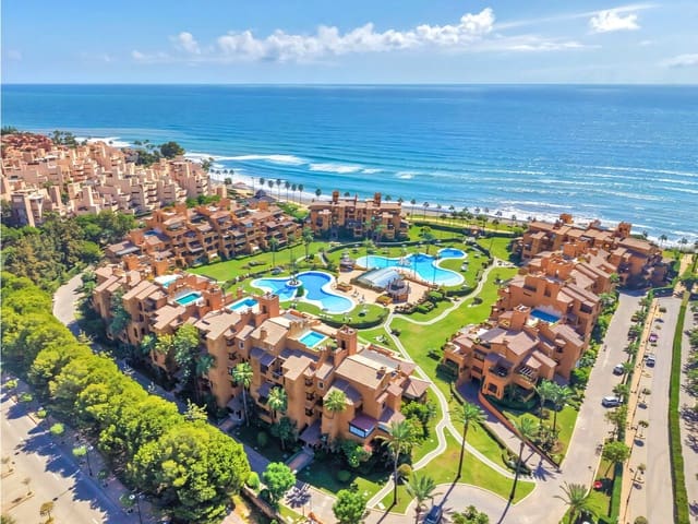 3 quarto Apartamento para venda em Estepona com piscina garagem - 2 275 000 € (Ref: 10131291)